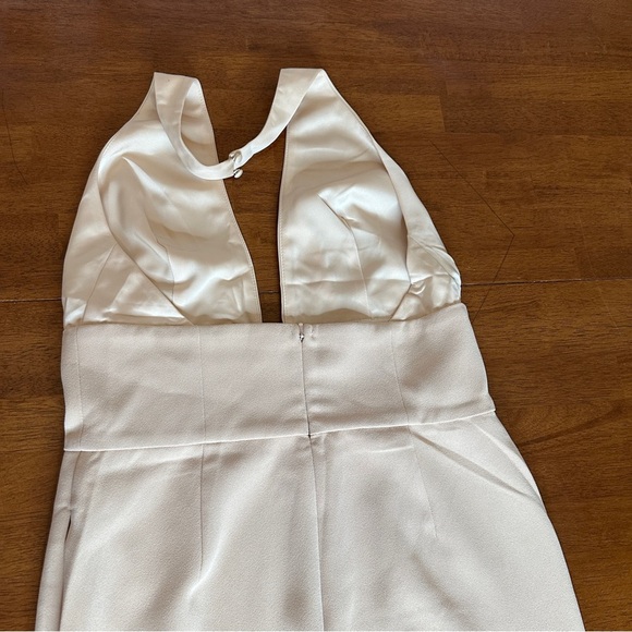 NWT Revolve X Chrissy Teigen Micah Jumpsuit  Neutral Minimalist Size Medium Sexy - Picture 13 of 15